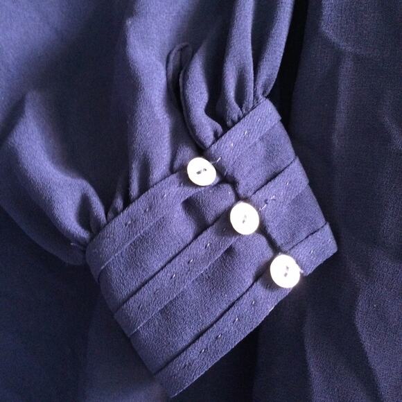 Studio M Women's Flowy Lightweight Long Sleeve Blouse in Navy Blue Size XS - Picture 5 of 6